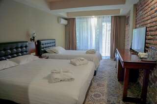 Отель Borjomi Palace Health & Spa Center Боржоми Классический трехместный номер-2